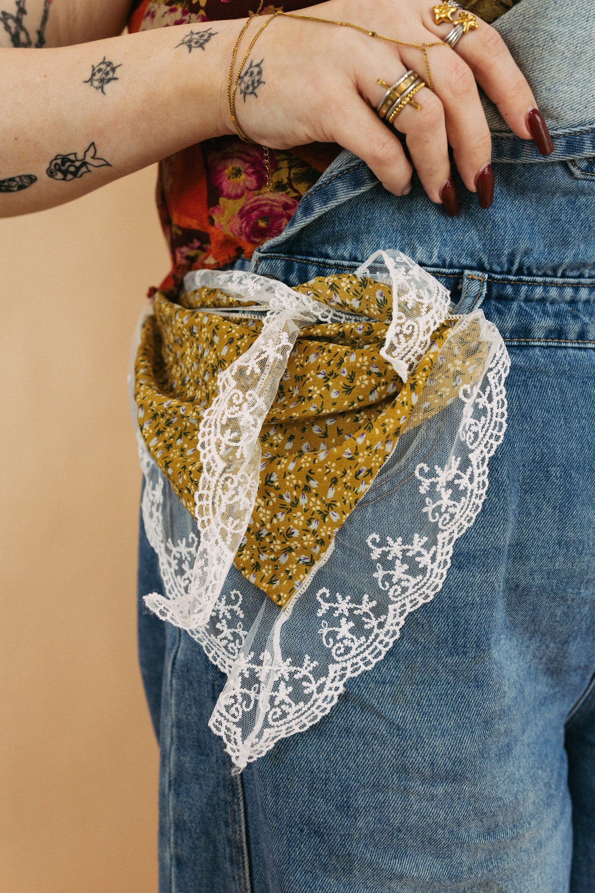Little Bit of Lace Scarf - Yellow 2