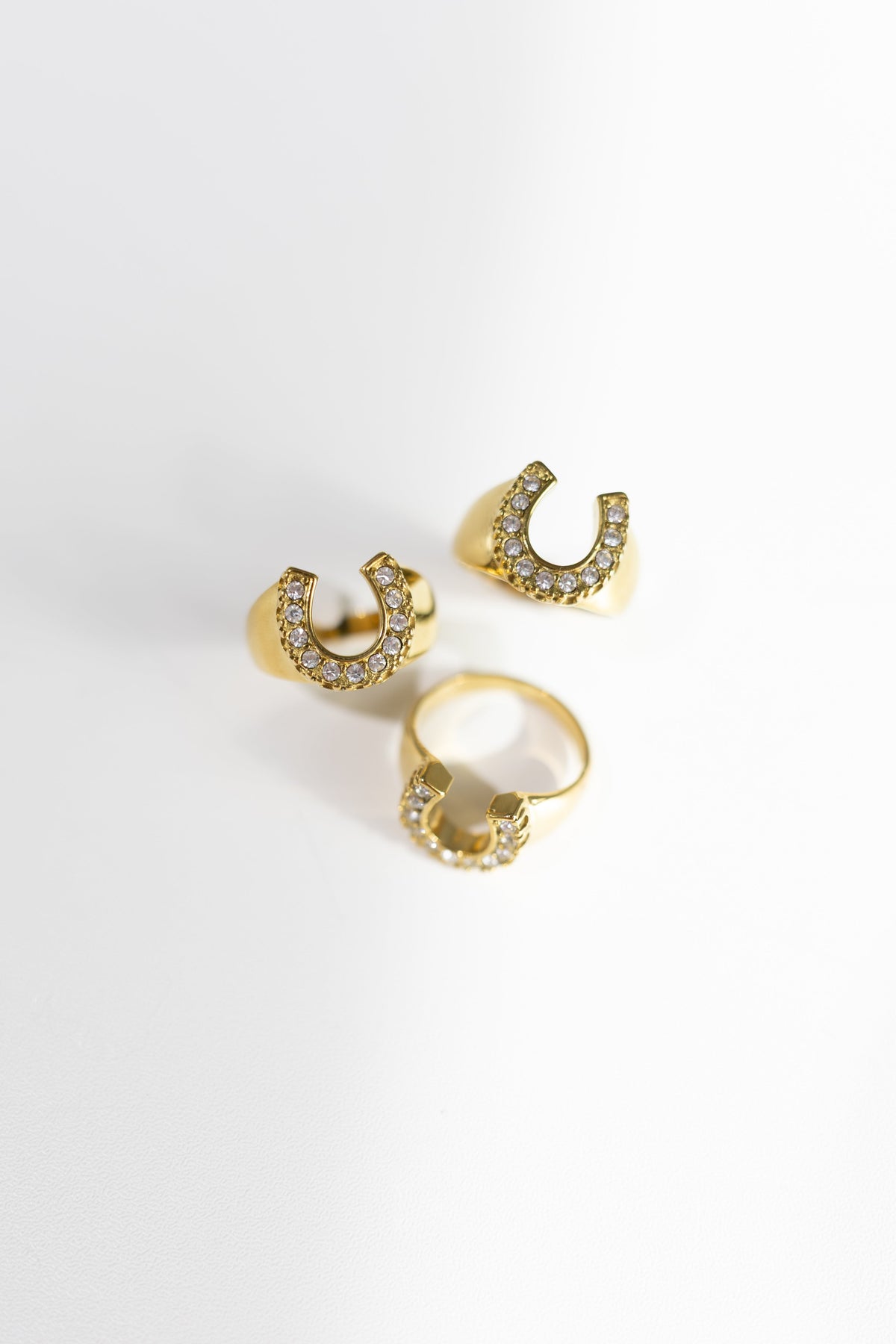 Relvi Horseshoe Ring || Choose Color