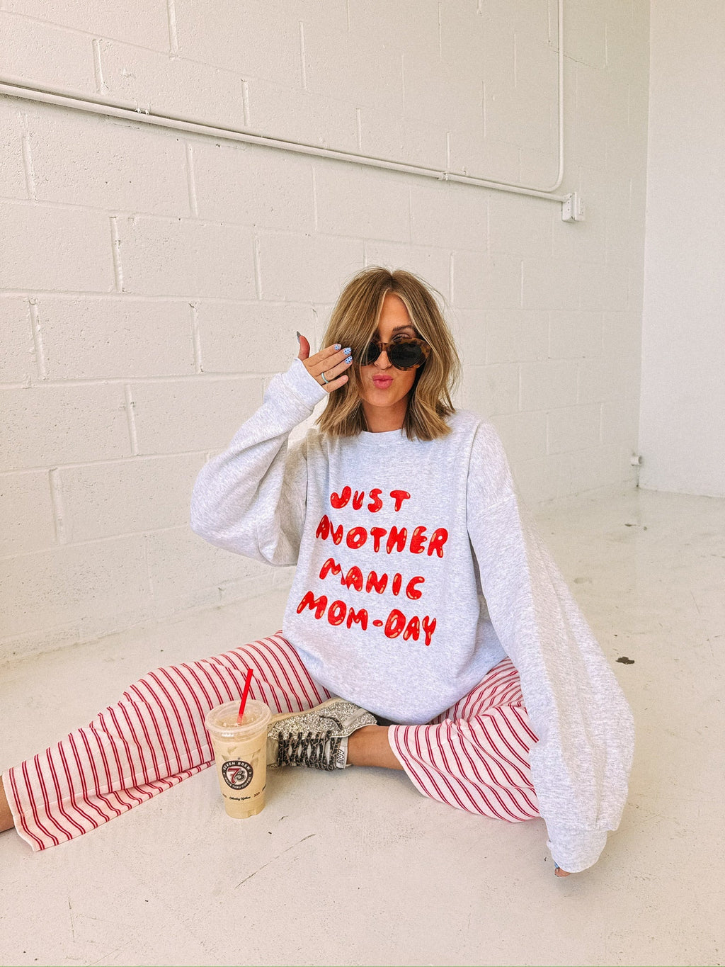 Manic Mom-day Sweatshirt - Hanes / Ash