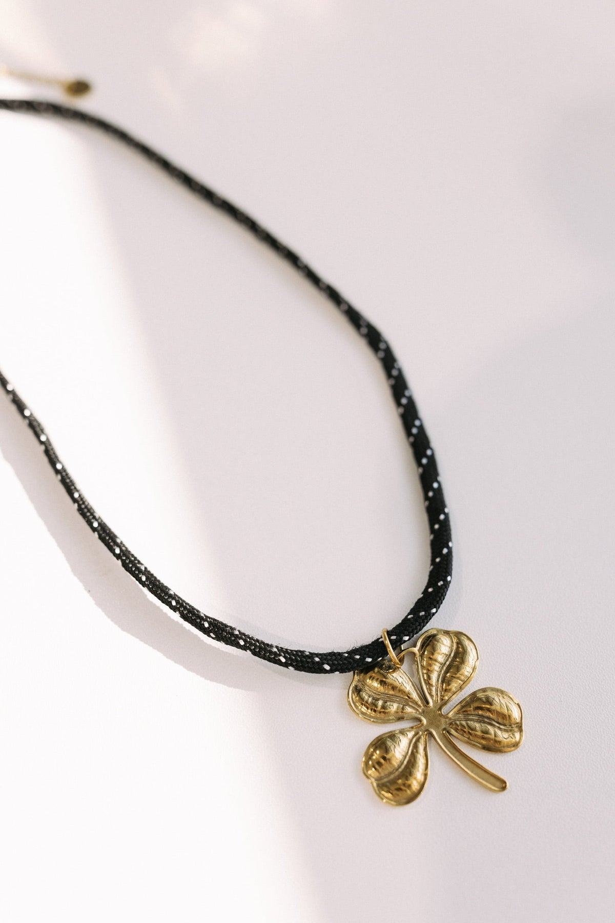 Neutral Clover Cord Necklace - Black