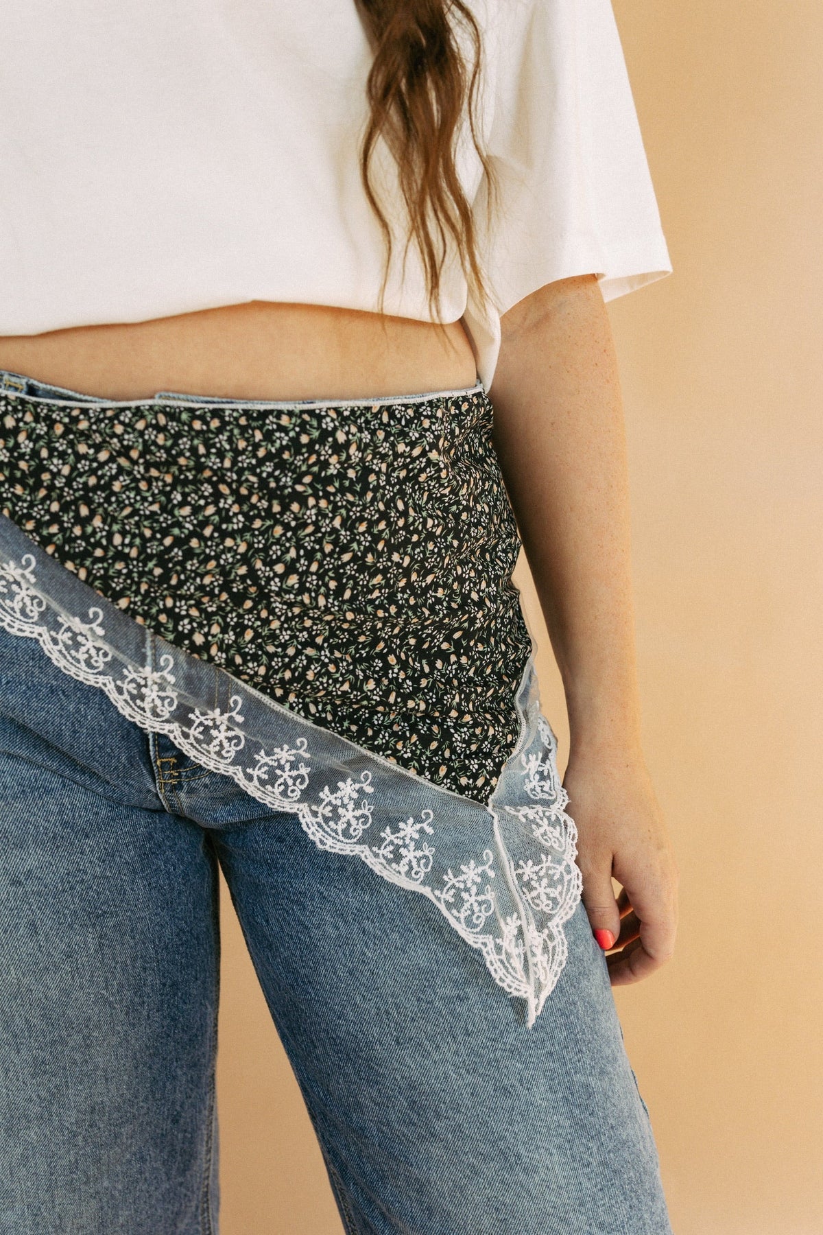 Little Bit of Lace Scarf - Black 2