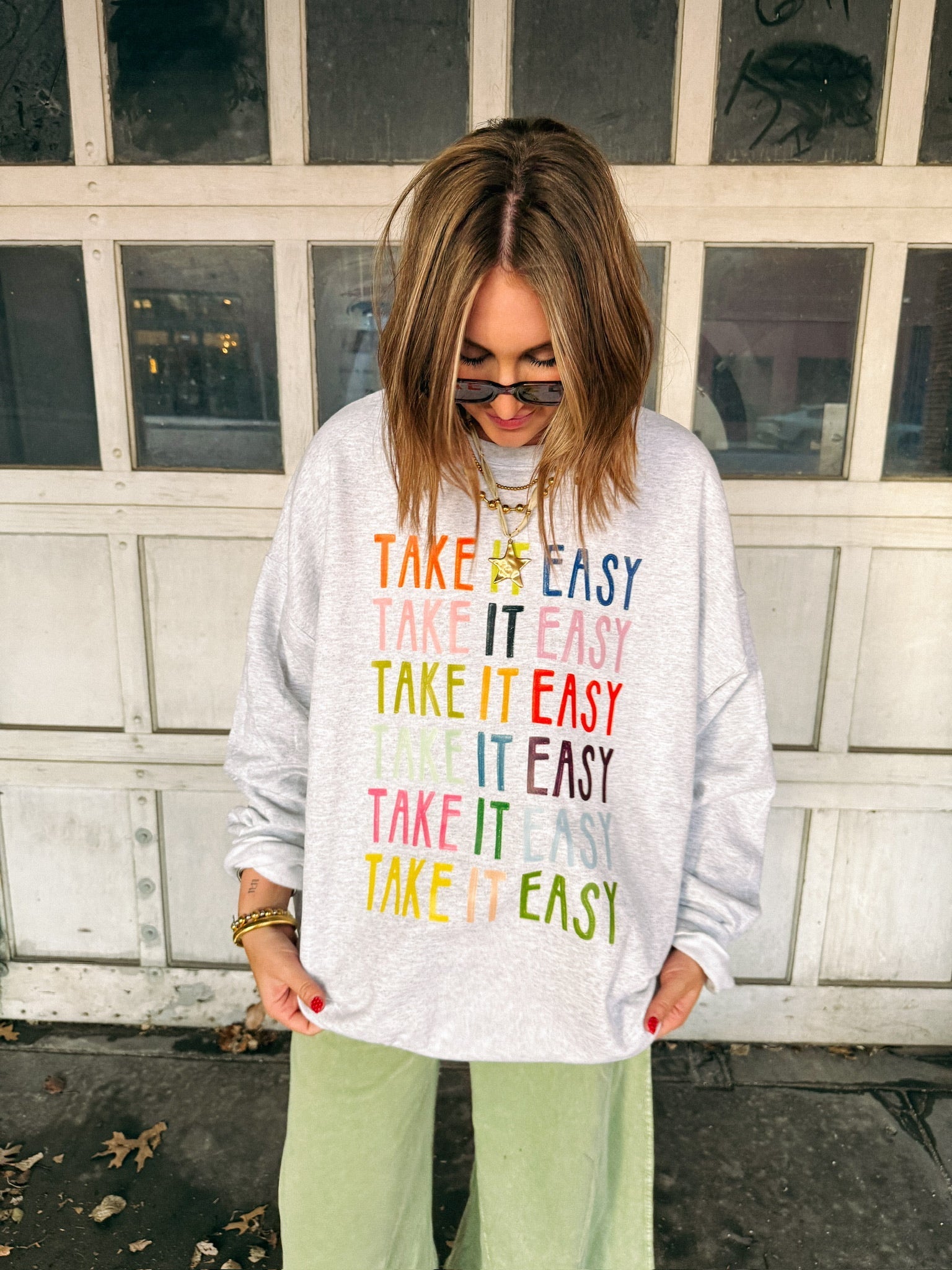 Take it Easy Sweatshirt - Hanes / Ash