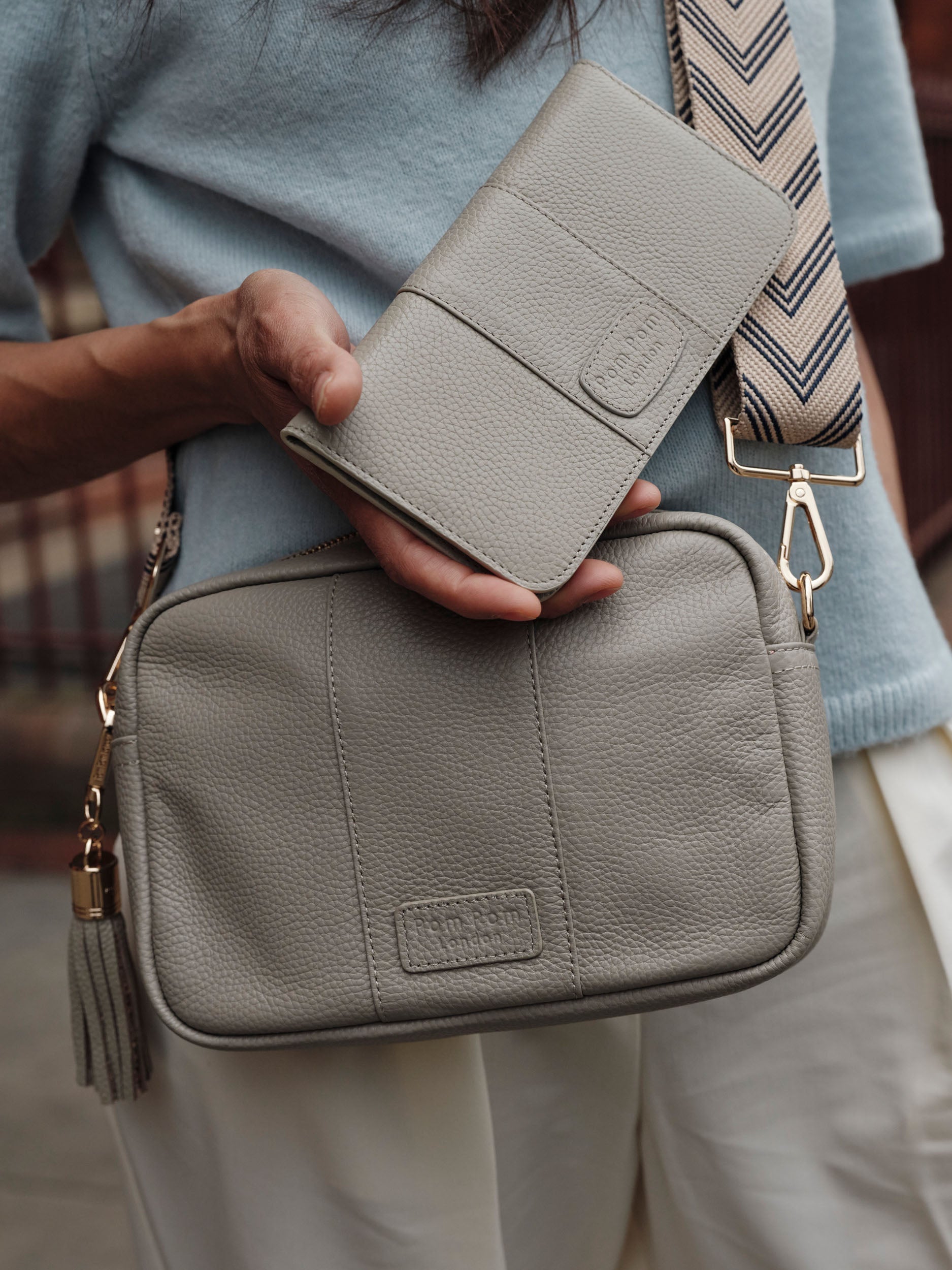 Chelsea Large Flat Wallet Stone