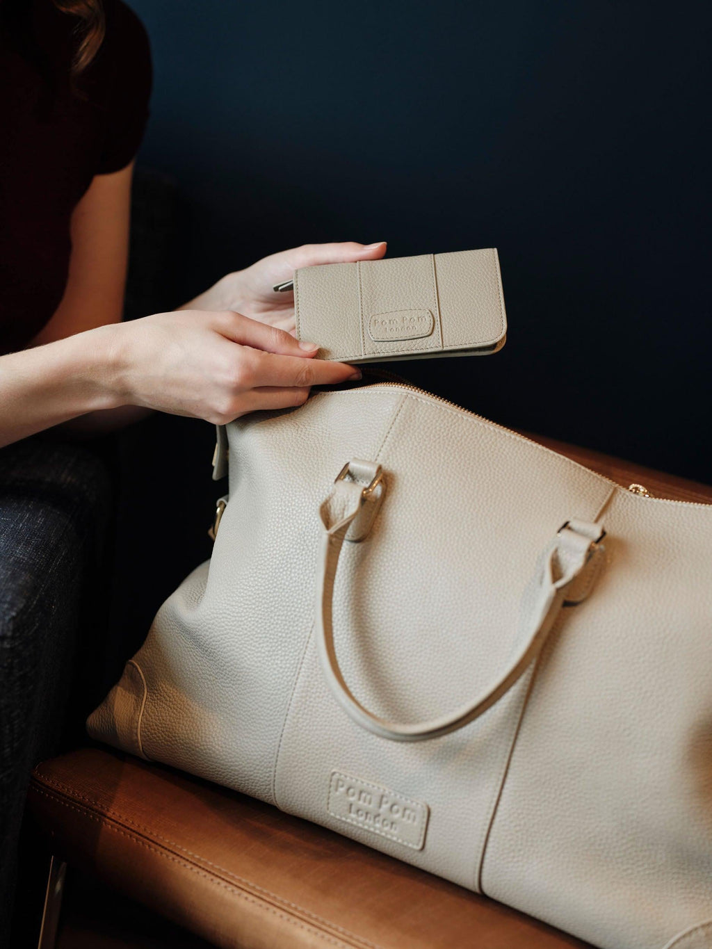 Chelsea Small Flat Wallet Stone