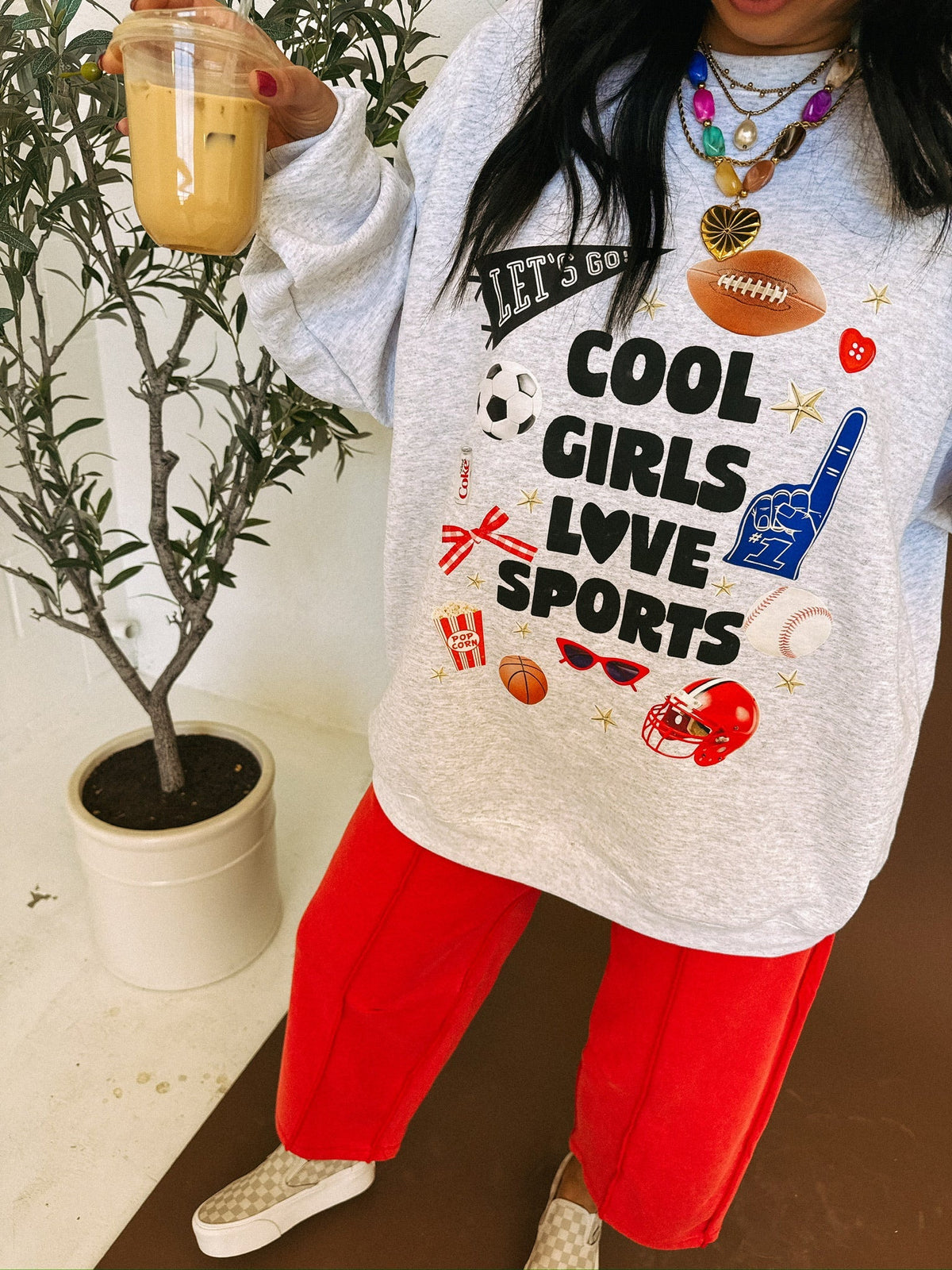 Cool Girls Love Sports Sweatshirt - Hanes / Ash