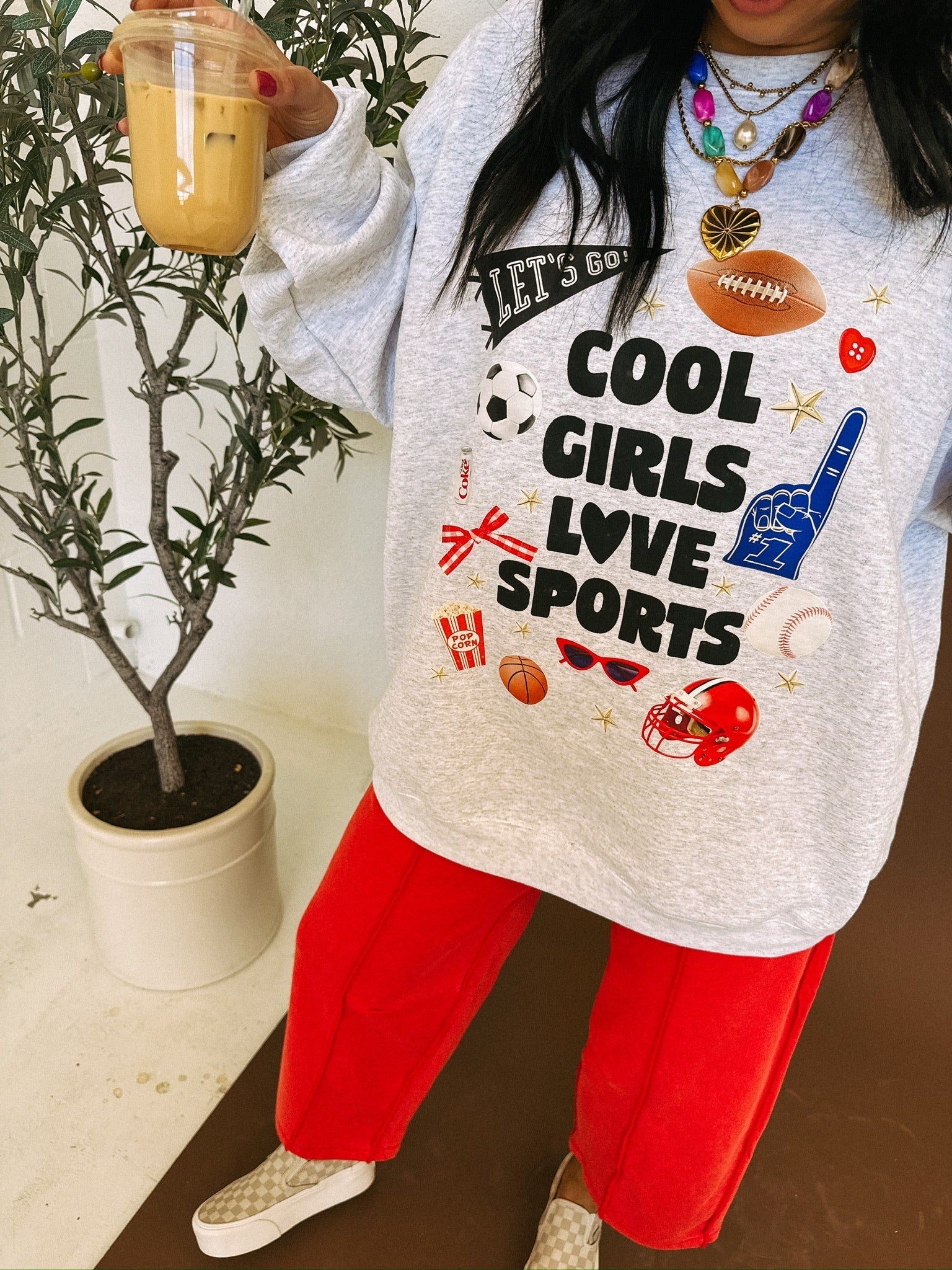 Cool Girls Love Sports Sweatshirt - Hanes / Ash
