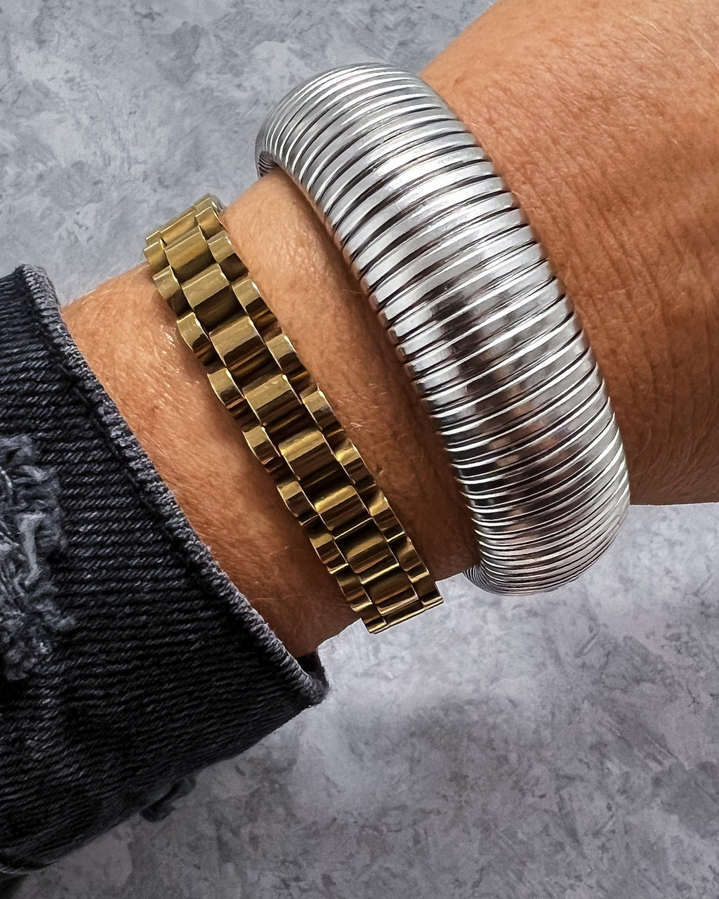 Baia Thick Coil Bangle Bracelet || Choose Color
