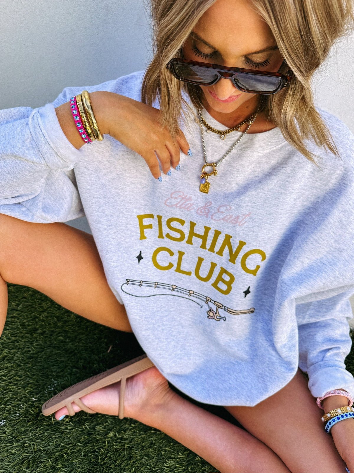 Fishing Club Sweatshirt - Hanes / Ash