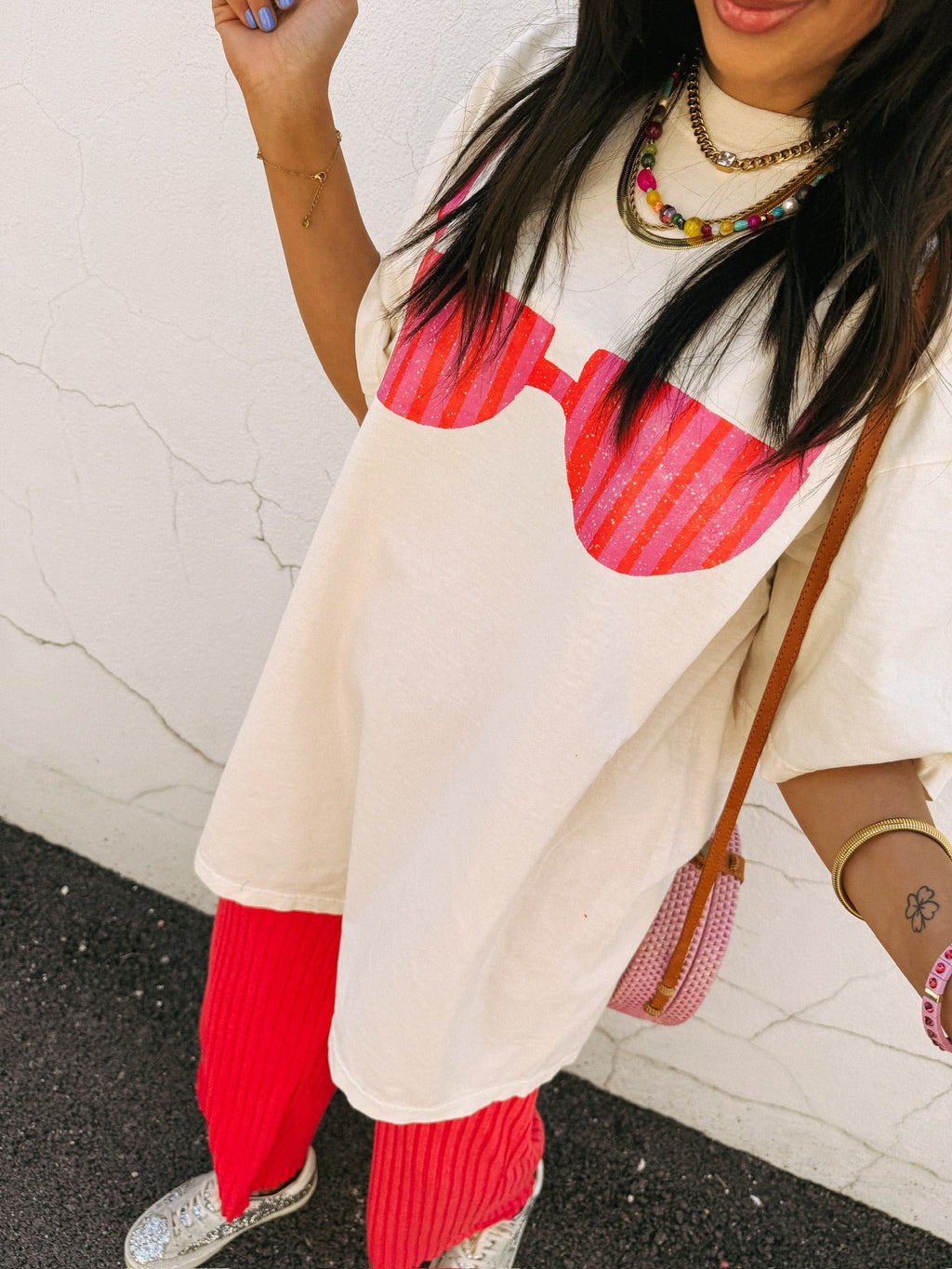 Bikini Graphic Tee - Ivory / Pink
