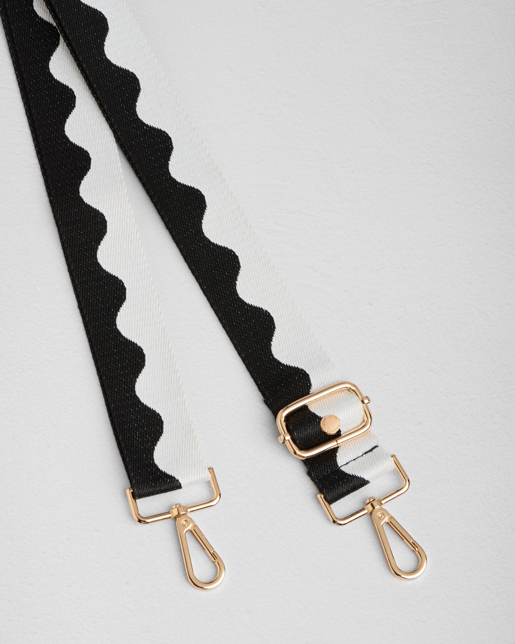 Strap Black & White Wave